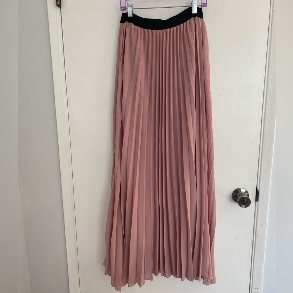 Dusty Pink Pleated Skirt